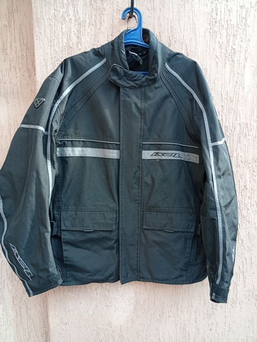 Продам мотокуртку для гонок
