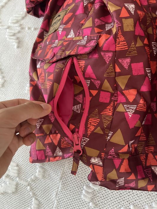 casaco para muito frio, inclusive para a neve, de menina com 10 anos