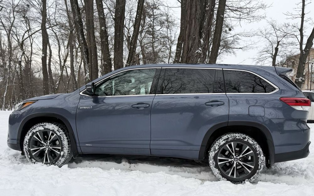 Toyota Highlander Hybrid 2018 року