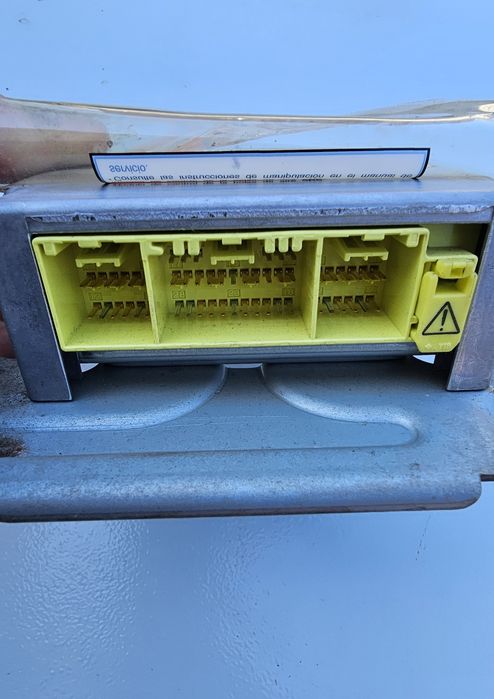 Блок керування безпекою (airbag,srs) subaru impreza wrx gda