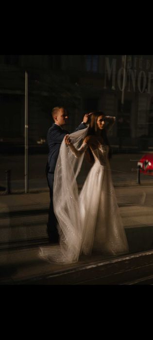 Suknia ślubna zdobiona gorset rozcięcie romantyczna delikatna litera A