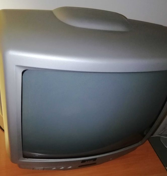 TELEVISÃO Portátil com Comando