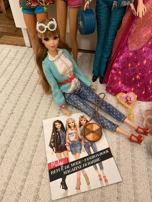 Bonecas Barbie e Ken