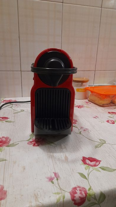 Vendo maquina de café inissia nespresso