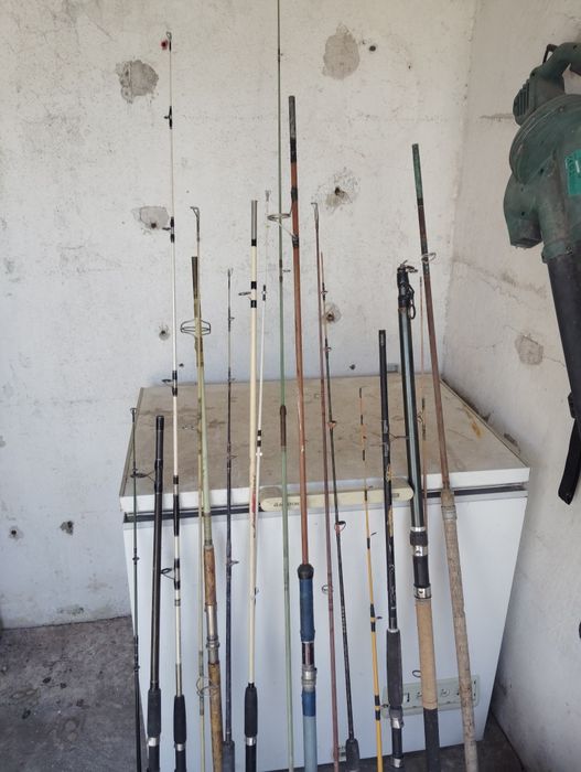 Canas de pesca e carretos