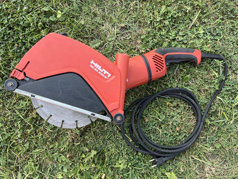 Штроборіз на базі болгарки Hilti AG 230-24D