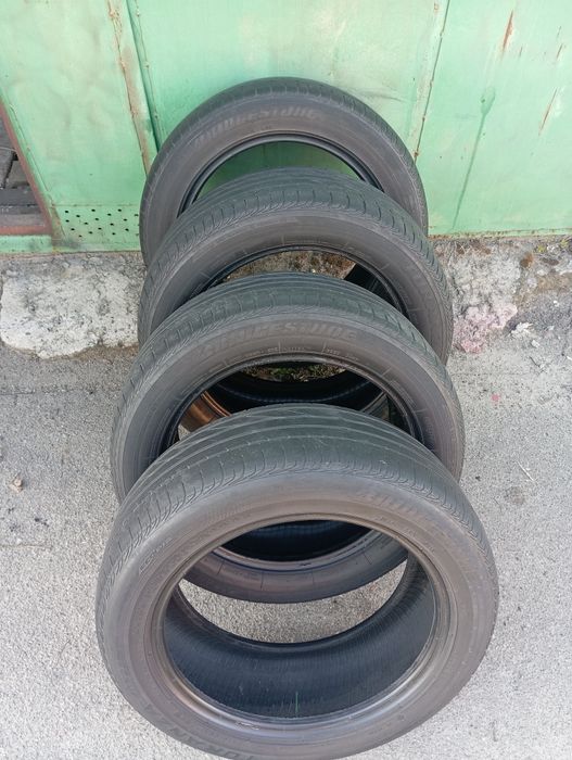 Продам комплект літньої гуми  б/у R 17 Bridgestone Turanza 215/55