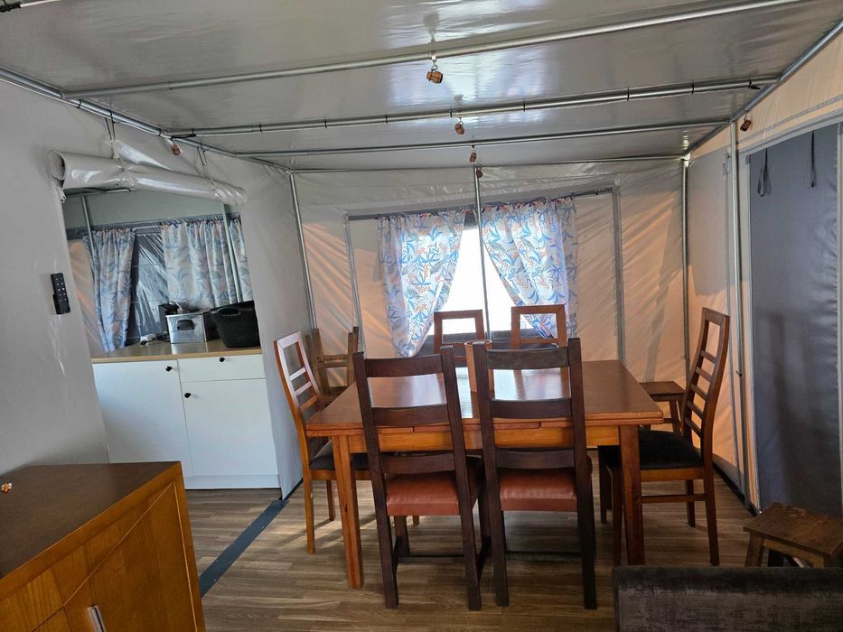 Vendo caravana com avançado