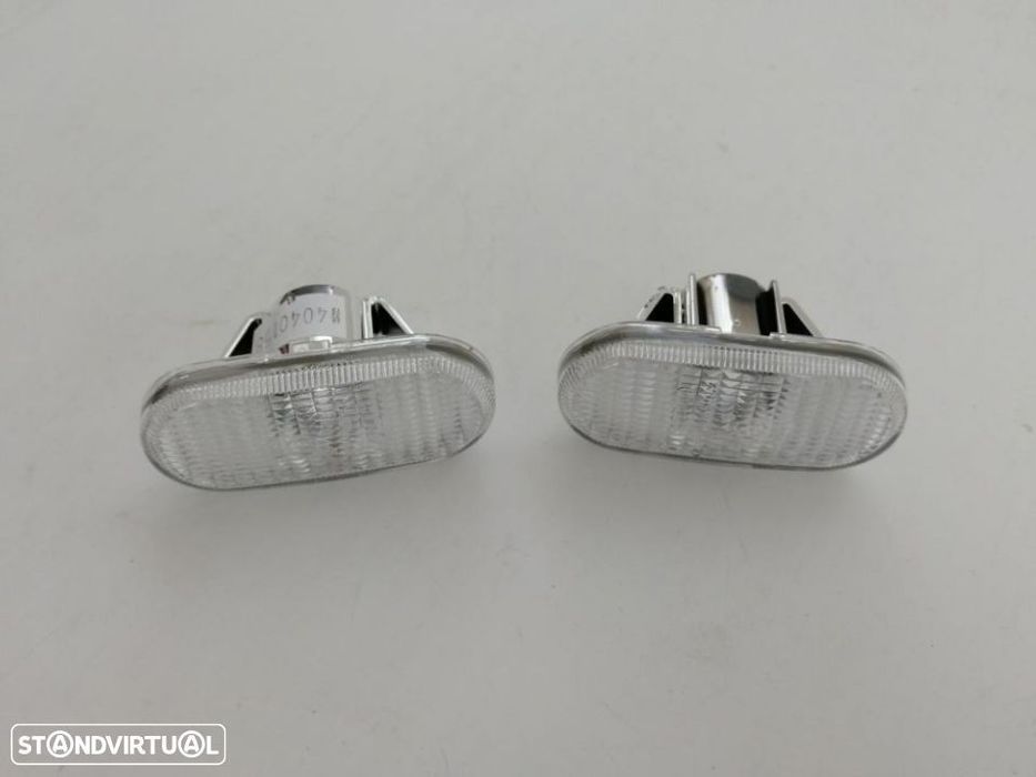 piscas farolim  brancos  guarda lamas  renault clio II 2  / scenic / kangoo / megane (novos)