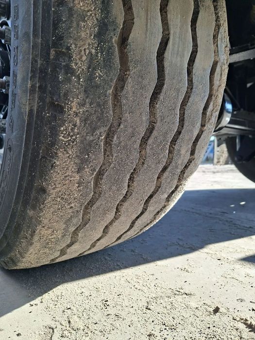 Schwarzmuller Ciężarowa Przyczepa 18 Palet  Przyczepa Ciężarowa