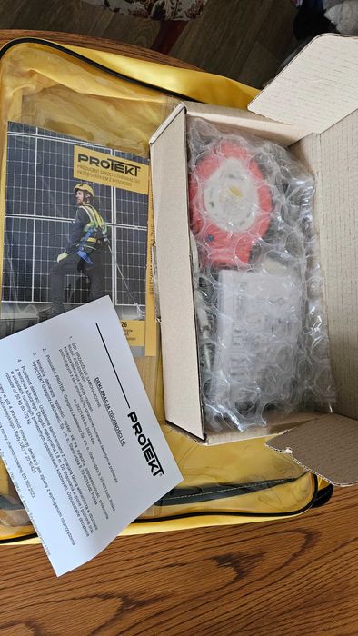 Szelki bezpieczeństwa + hełm ochronny+ urządzenie samohamowne