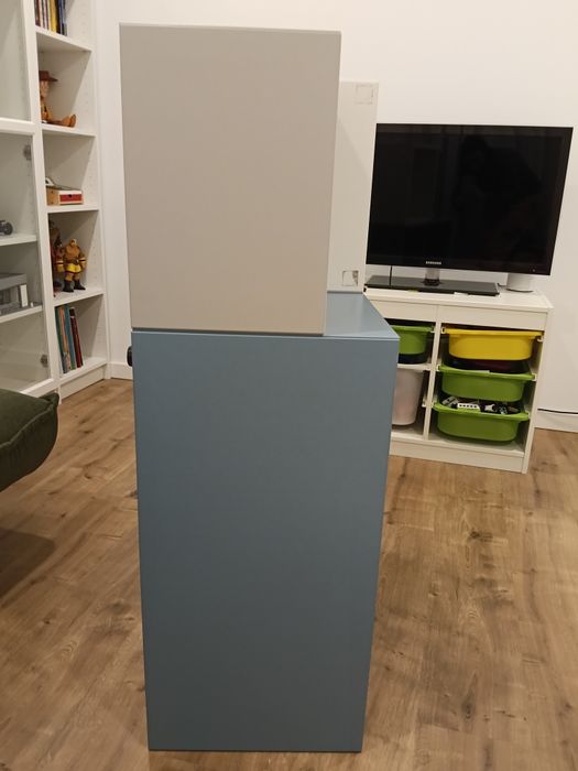 Móvel IKEA com Caixas