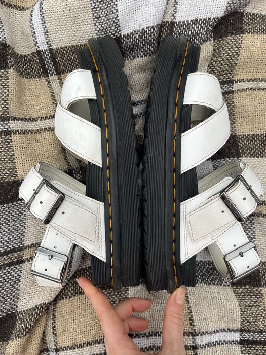 Білі сандалі Dr. Martens Voss II 38 розмір