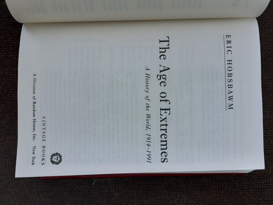 Livro The Age of Extremes de Eric Hobsbawn