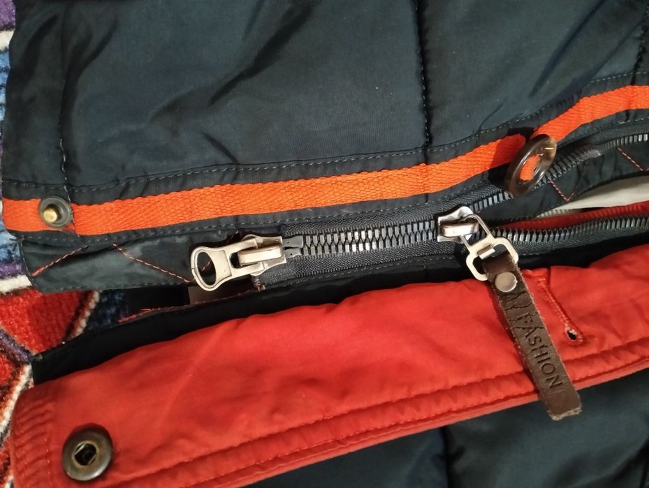 Продам зимову куртку р.44