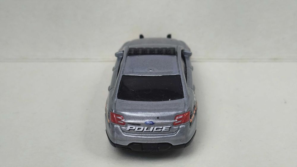 Машинка Ford Police Interceptor Matchbox