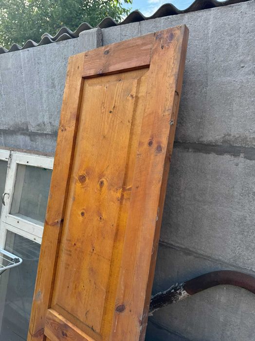 Деревянная дверь из массива сосны 600х1970 новая