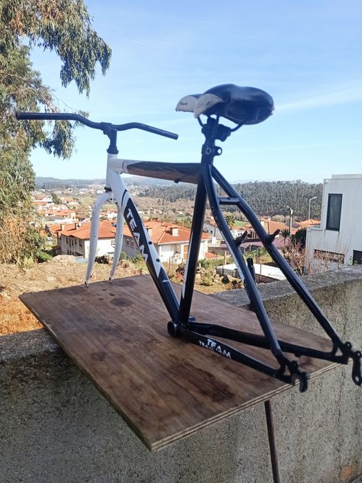 Quadro de bike Team com banco original