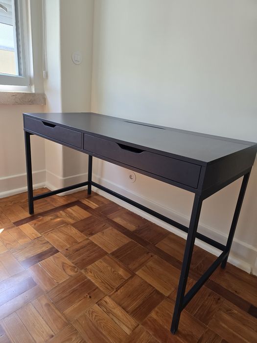 Secretaria Ikea com gavetas