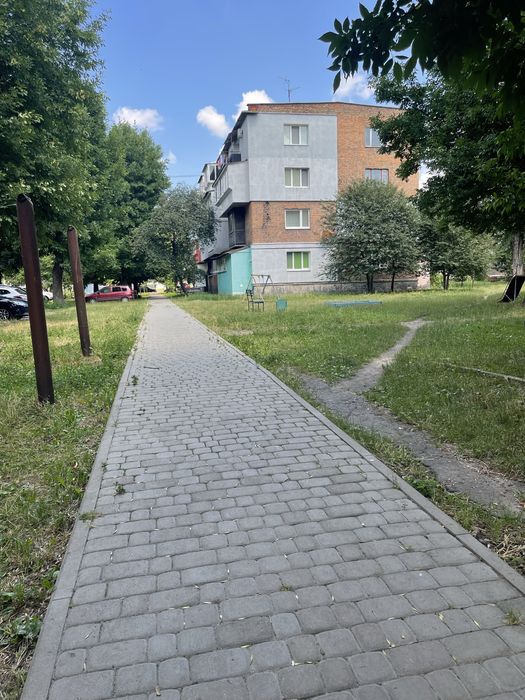 2х кімнатна в стадіі ремонту