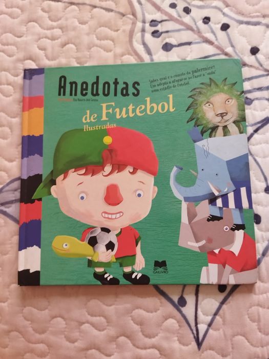 Vários livros infantis e juvenis