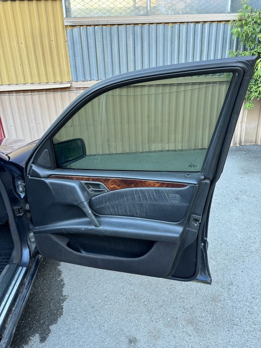 Мерседес E250 w210