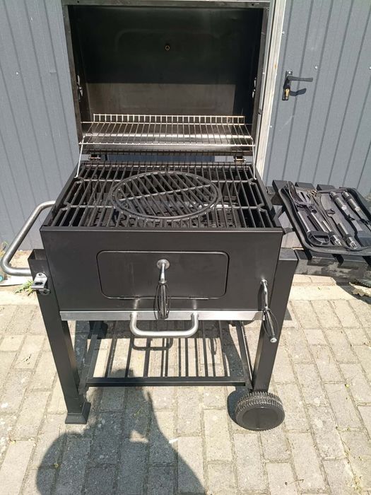 Grill ogrodowy węglowy 57,5x42 zamykany na tars i do ogrodu