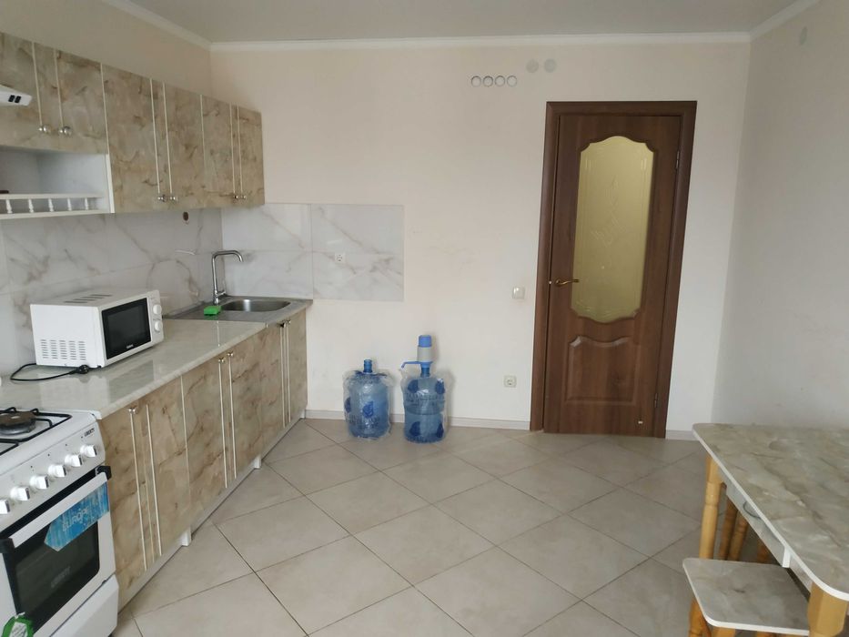 Здаю в оренду 3-кімнатну квартиру по вул. Тарнавського 7в.