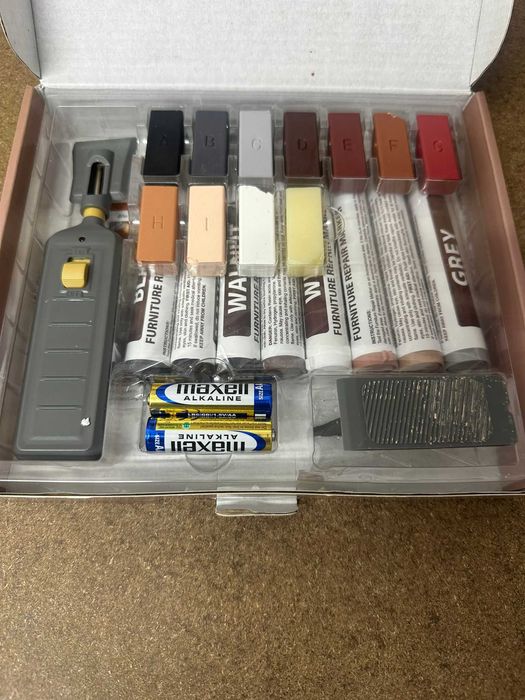 Zestaw naprawczy do laminatu i drewna 11 kolorów twardego wosku marker