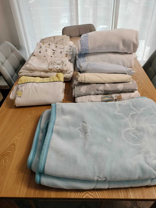 Berço de Bébé SUNDVIK (IKEA) e acessórios para o Berço