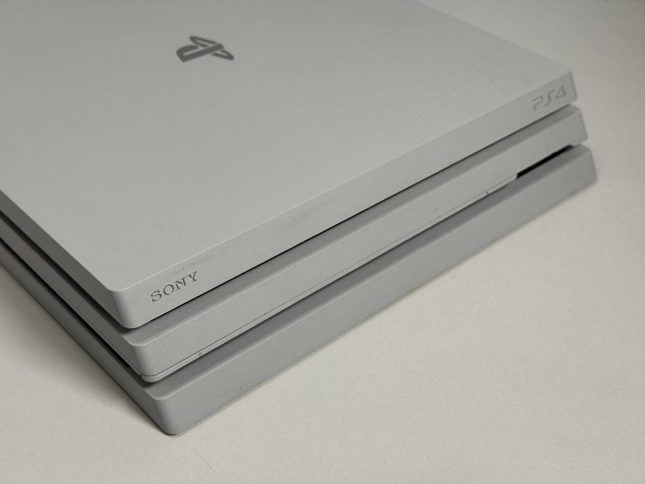 Konsola PlayStation 4 Pro 1TB CUH-7216B Biała