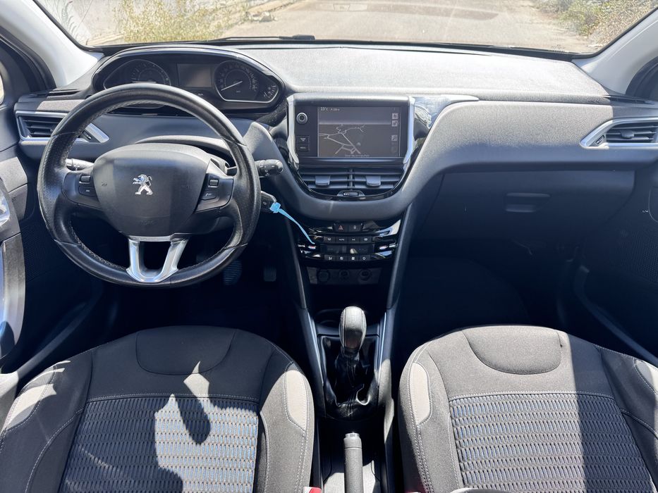 Peugeot 208 — fotografia 6