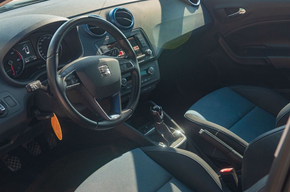 Seat Ibiza 1.4 TDI 105cv - Versão Connect -