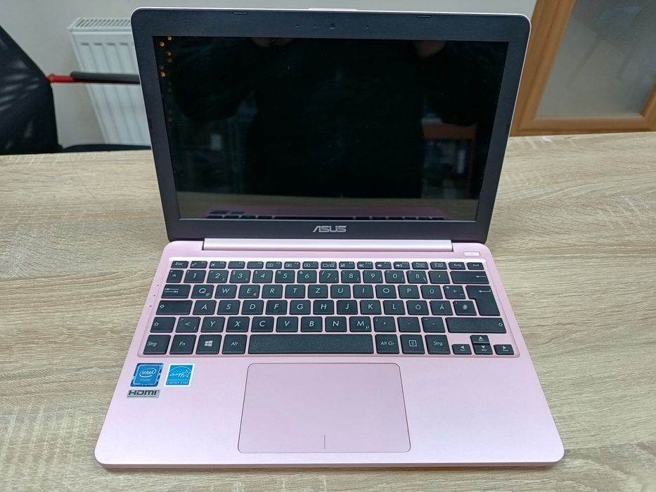 Laptop Asus E203M 11,6 " Intel Celeron N 4 GB / 64 GB 11,6" Windows 10