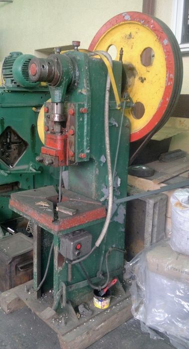 Prasa mimośrodowa mechaniczna PMS 10/16 t