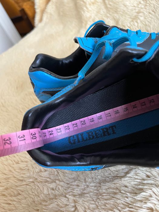 Buty piłkarskie korki wkręty na grząską nawierzchnię rozmiar 38,5