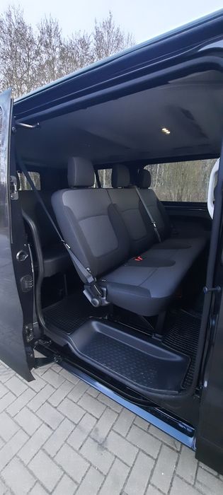 Wynajem NOWEGO BUSA 9 0sobowego Renault Trafic  LONG 2025r.