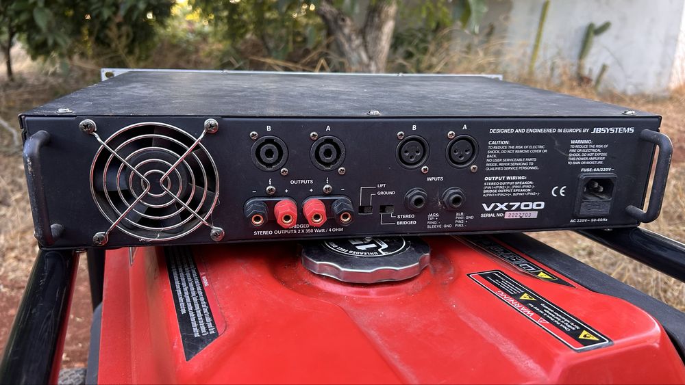 JBSYSTEMS VX700 amplificador