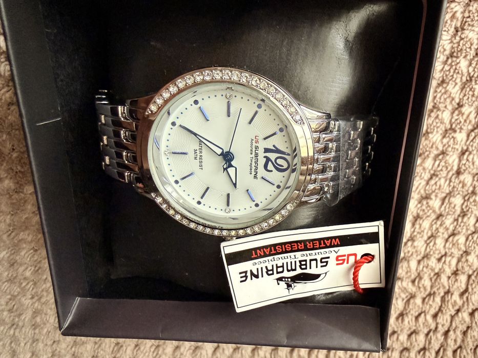 Годинник жіночий з камінчиками