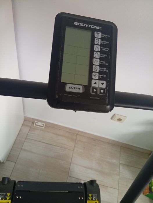 Bodytone Assault Runner – Passadeira Curva Profissional