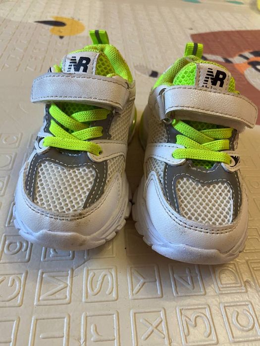 Кросівки дитячи