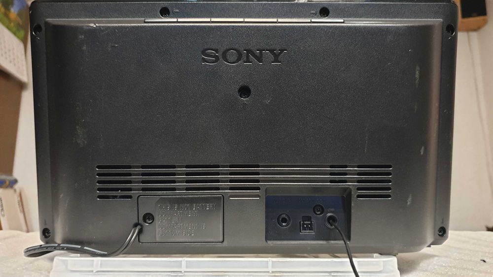 Приемник Sony ICF-DS15iP AM, FM стерео, iPod, AUX, часы, будильник, докстанция
