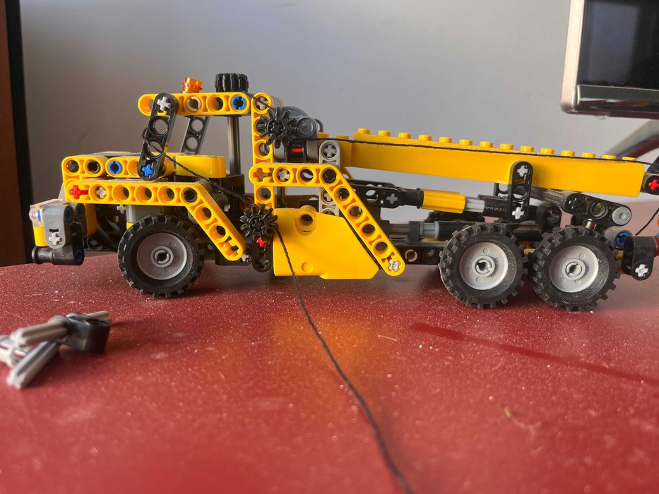 LEGO Technic Mini Mobile Crane 8067