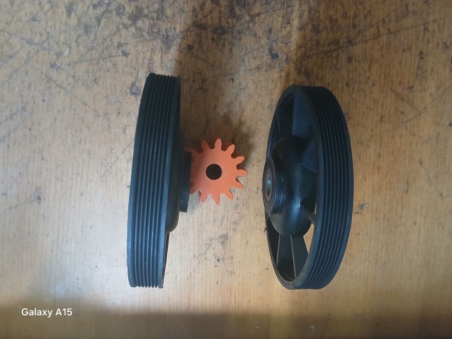 Шківи,шестерні,защіта мотора ,кнопки ,вали Бетоноиішалки