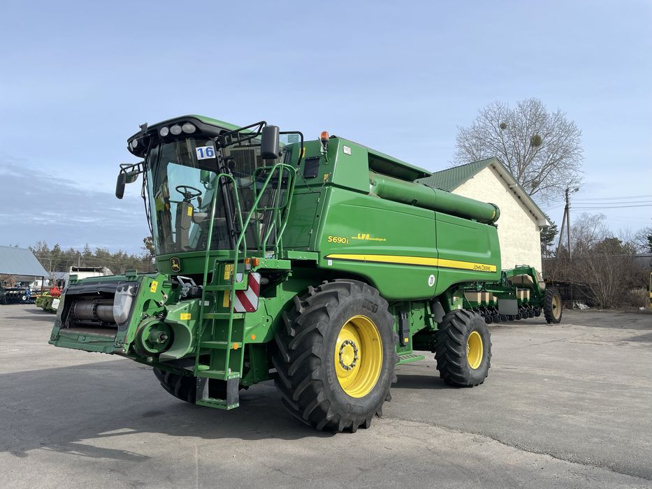 Комбайн John Deere S690i 2011 Продаж