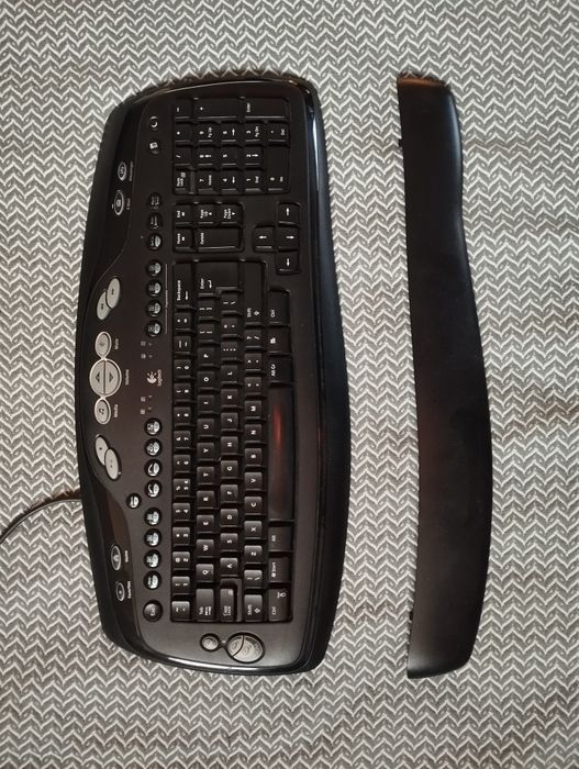 Klawiatura przewodowa Logitech Y-BN52.