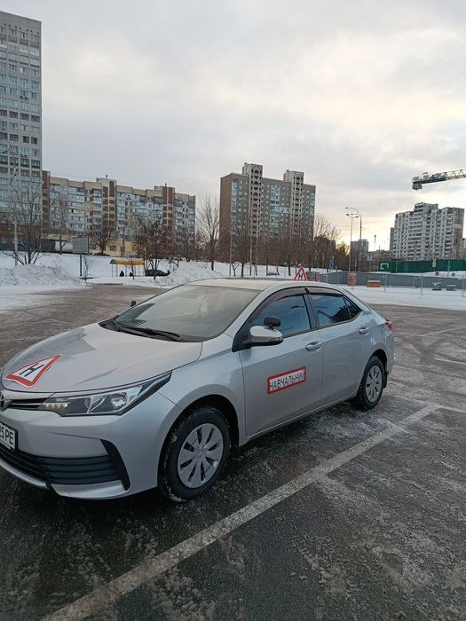Автоінструктор TOYOTA COROLLA Механіка. Правий берег.
