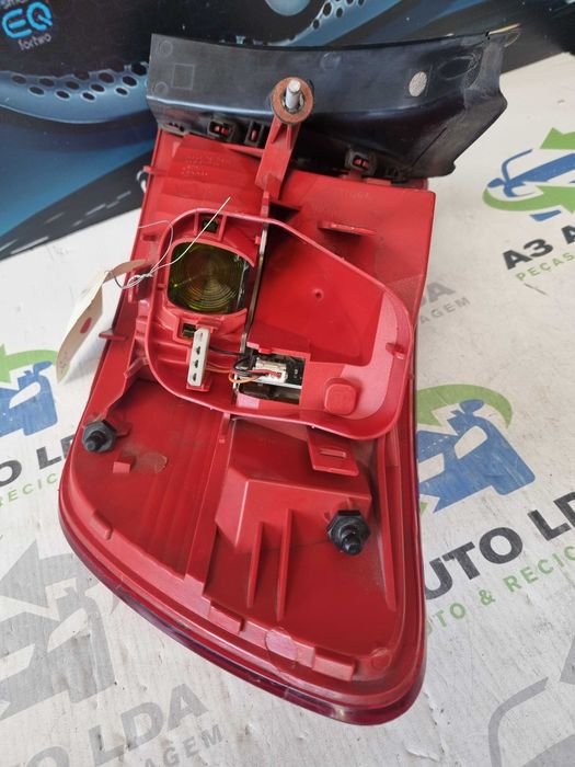 Farolim esquerdo Audi A6