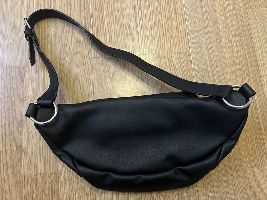 Сумочка на пасок Stradivarius