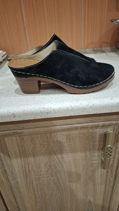 Klapki damskie nowe.